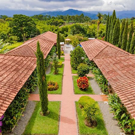 Hotel Campestre Solar De La Luna Albania  Exterior photo