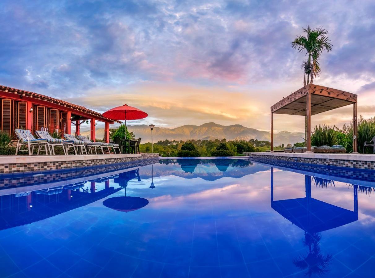 Hotel Campestre Solar De La Luna Albania  Exterior photo